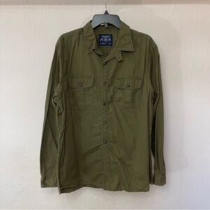 American Eagle Outfitters Green Casual Button Down Shirt
